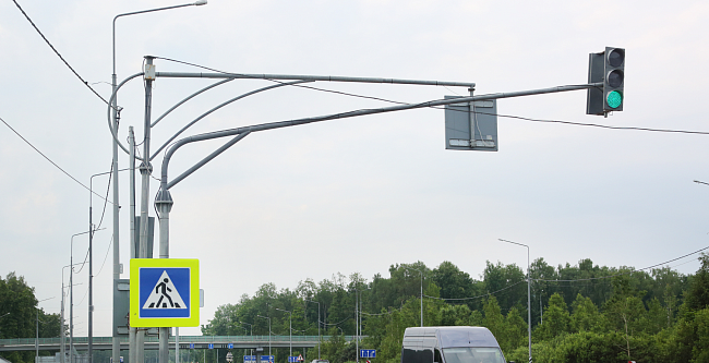 Опоры дорожных знаков консольные